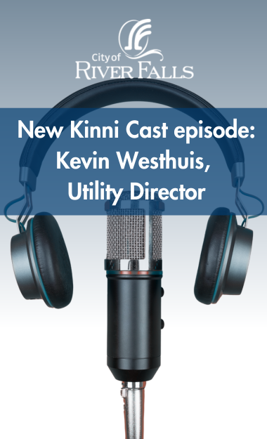 Microphone and headphones promoting Kinni Cast podcast